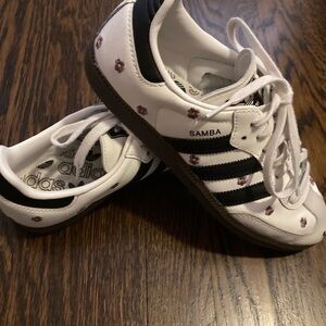 Adidas Wms 8 Samba White and Black Shoes with Purple Flowers